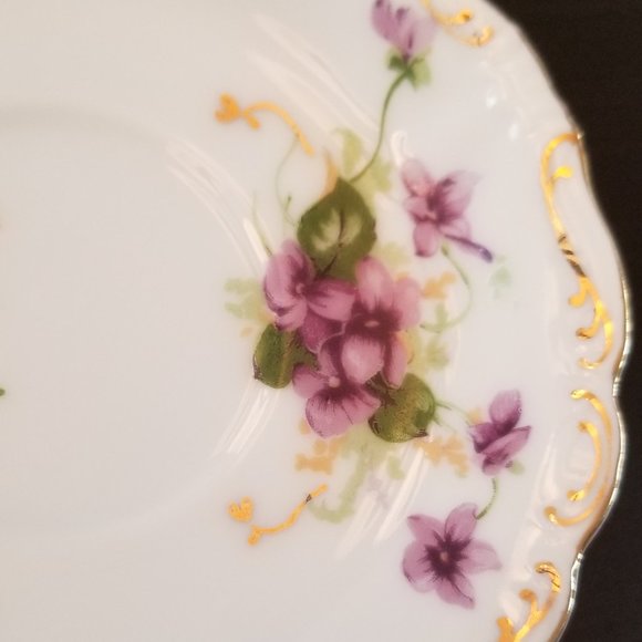 Saji Fancy China Gold Rim Teacup & Saucer w/Gold Scalloped Rim - Picture 5 of 10